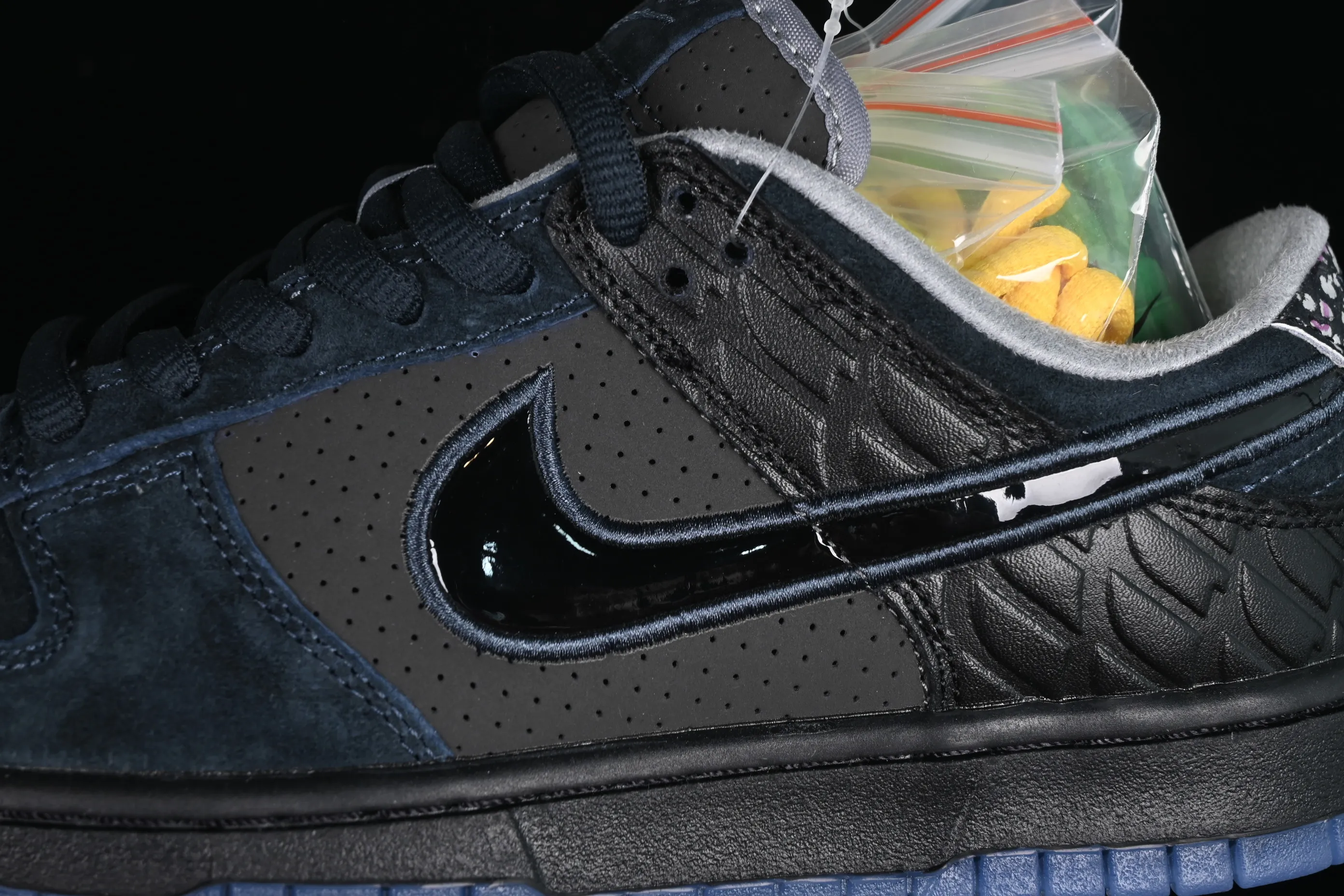 All categories Nk SB Dunk Series Nk SB Dunk Low low-top sneakers Division Street x Nk Dunk Low "Oregon Black" Oregon hidden color low-top casual sneakers HV1470-001